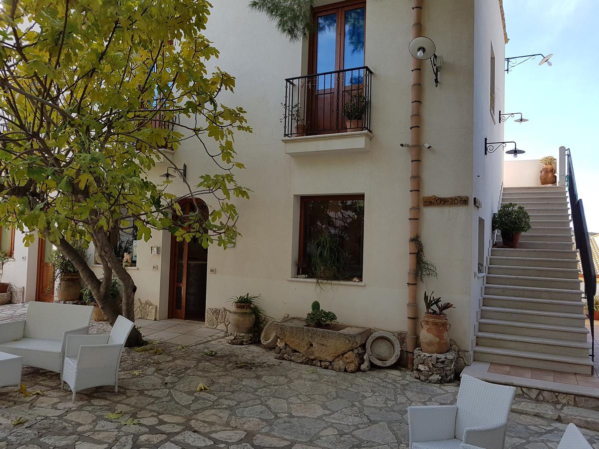 Casa Vacanze Il Cortile Кустоначі Екстер'єр фото